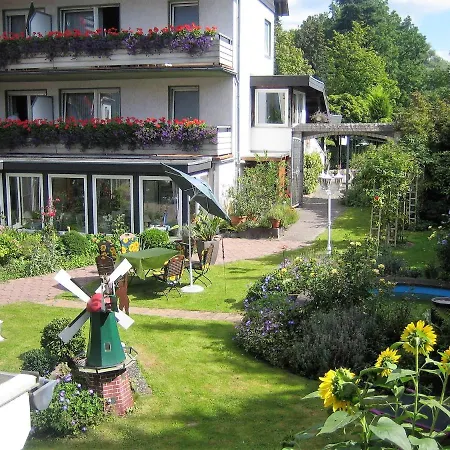 Aura Am Schloss *