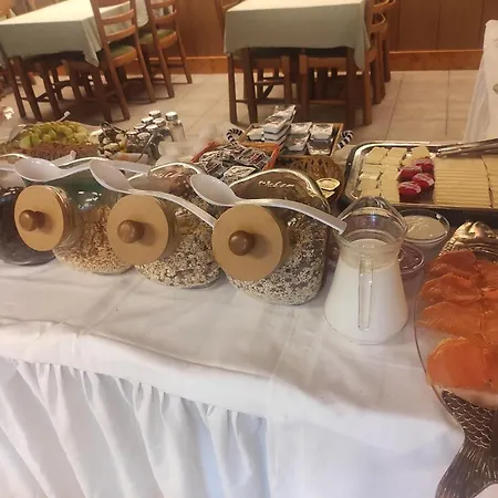 Aura Am Schloss Hotel *